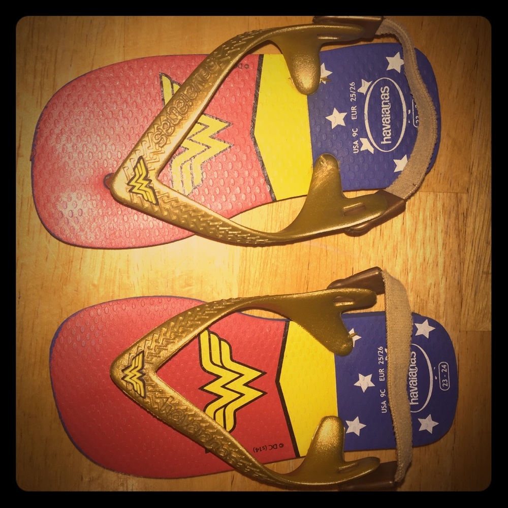 Size 9 Toddler Wonder Woman Havaianas Sandals